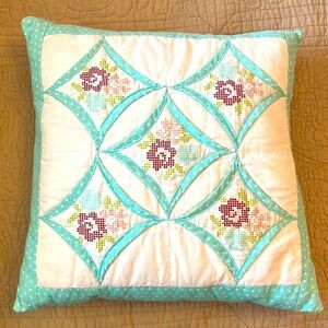 VINTAGE Handmade Quilt Cathedral Window PILLOW Stunning EUC